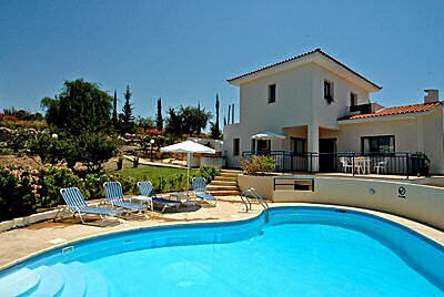 Coral Sun Villas , exclusive villas of 2 ,3 ,4 & 5 bedrms , large private pools & mature gardens in Paphos