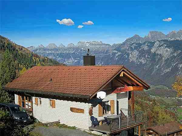 maison vacances Ferienhaus Pizoli mit zwei 3-Zimmerwohnungen direkt im Ski-und Wandergebiet Pizol, Heidiland